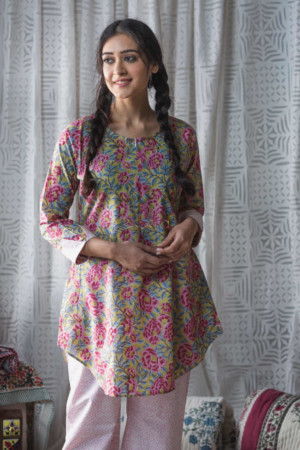 Buy Tempting DE42 Lily Pink And Green Maternity Set Online | Kessa