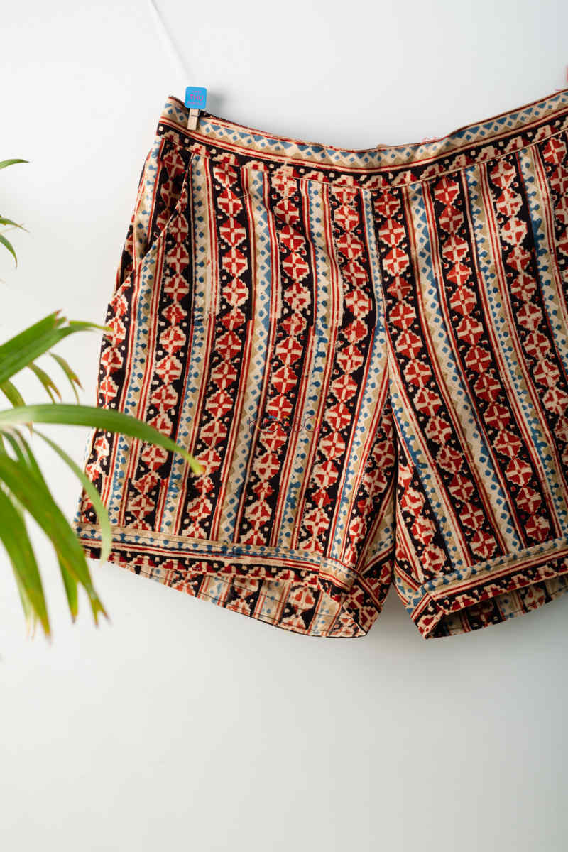 Buy Charming WSS13 Arvish Cotton Shorts Online | Kessa